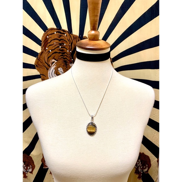 π Beautiful golden brown Tigers eye Gemstone - Picture 5 of 9